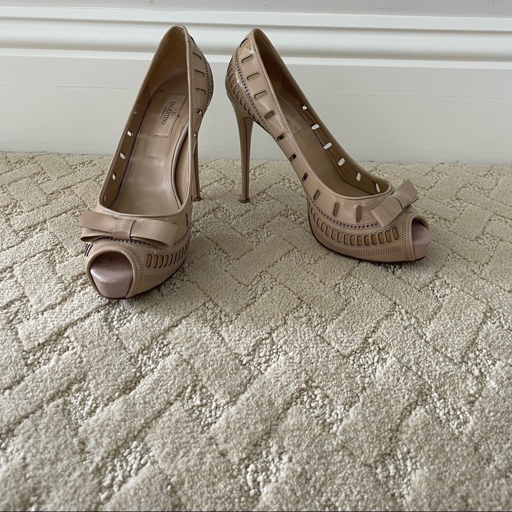 Valentino Nude Pumps